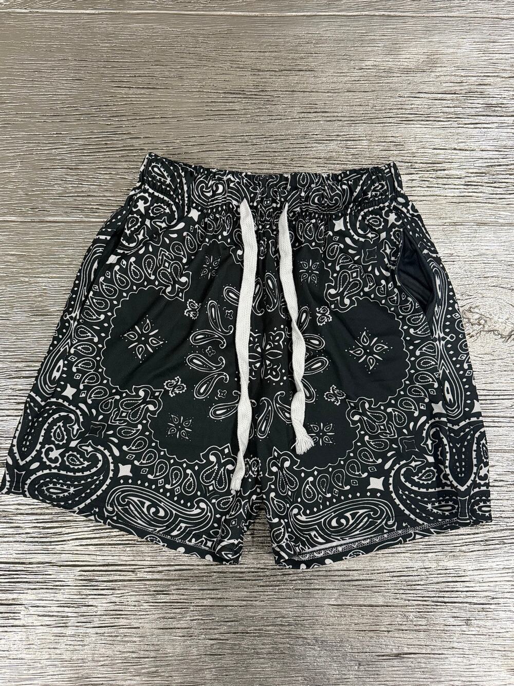 Paisley Shorts men’s Size M